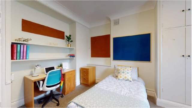 SKOLA English gallery image 3