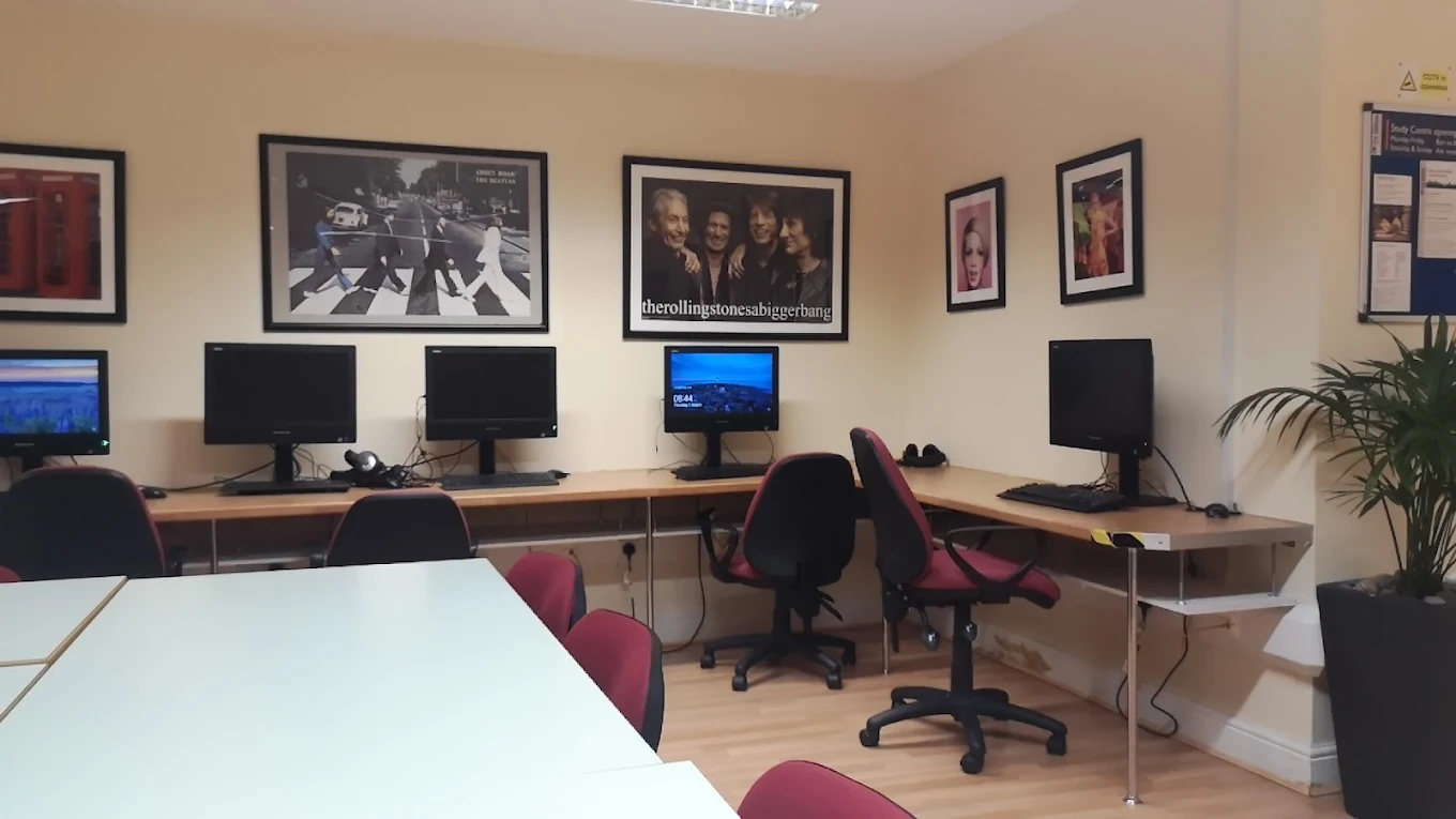 St Giles International gallery image 4